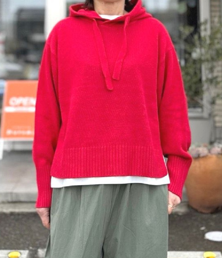 mao made　再登場！！！ 気持ち ちょい短め フード付き プルオーバー（レッド）611105