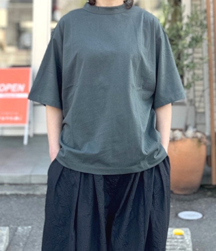 ESTROISLOSE　フルタンブラー天竺 5分袖 Tシャツ（チャコール）EC25103