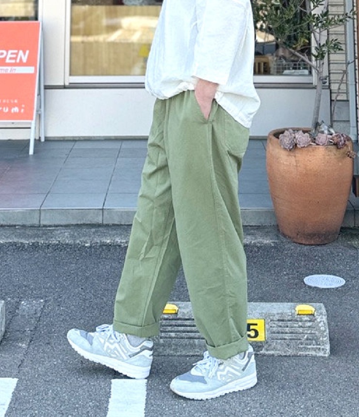 NEEDLE WORKS　ギャバイージーパンツ　カーキ（レディース） 2126202　#NEEDLE WORKS_OFFICIAL TEAM_NEWO