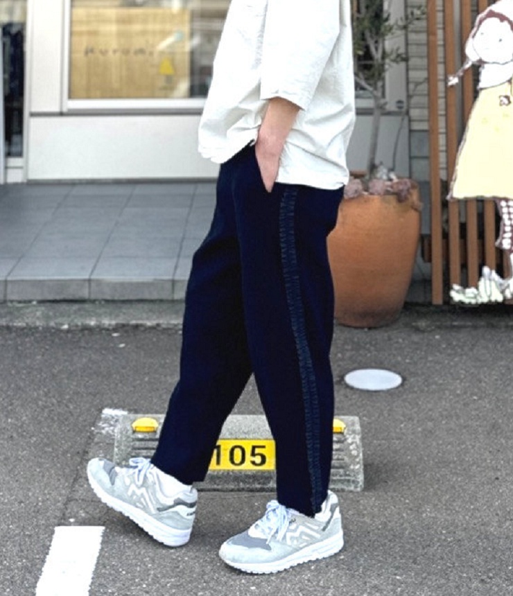 mao made　再登場!!! サイドふりふり フリル テーパード パンツ（ブラックネイビー）611123