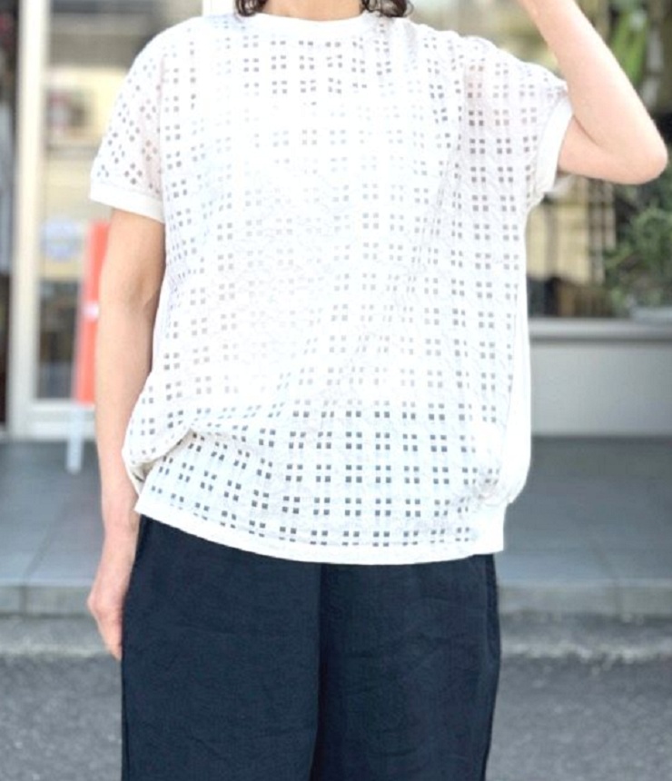 prit　32/1微強撚引き揃え天竺 × シアーサッカーチェック 切替 ショートスリーブ プルオーバー（サンド）P92605