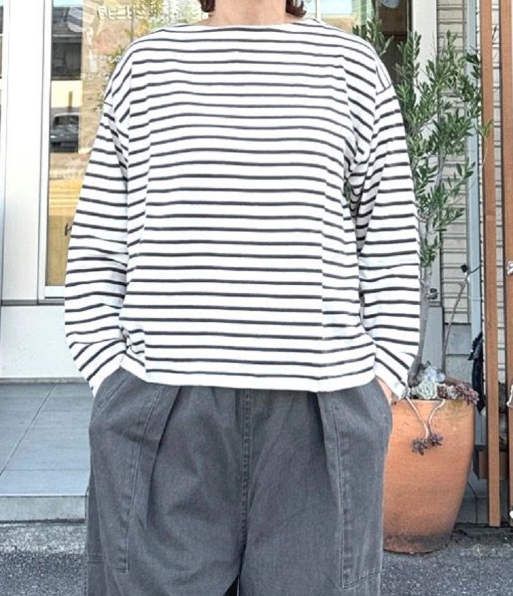 【30%OFF】mao made　品良く着れる オトナのためのボーダー TEE ニット（オフ×カーキブラウン） 541115