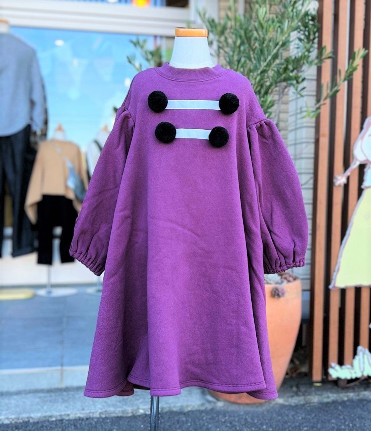 【50％OFF】NEEDLE WORKS　パフスリーブ ポンポン スウェットドレス　エンジ（130センチ）　#NEEDLE WORKS_OFFICIAL TEAM_NEWO
