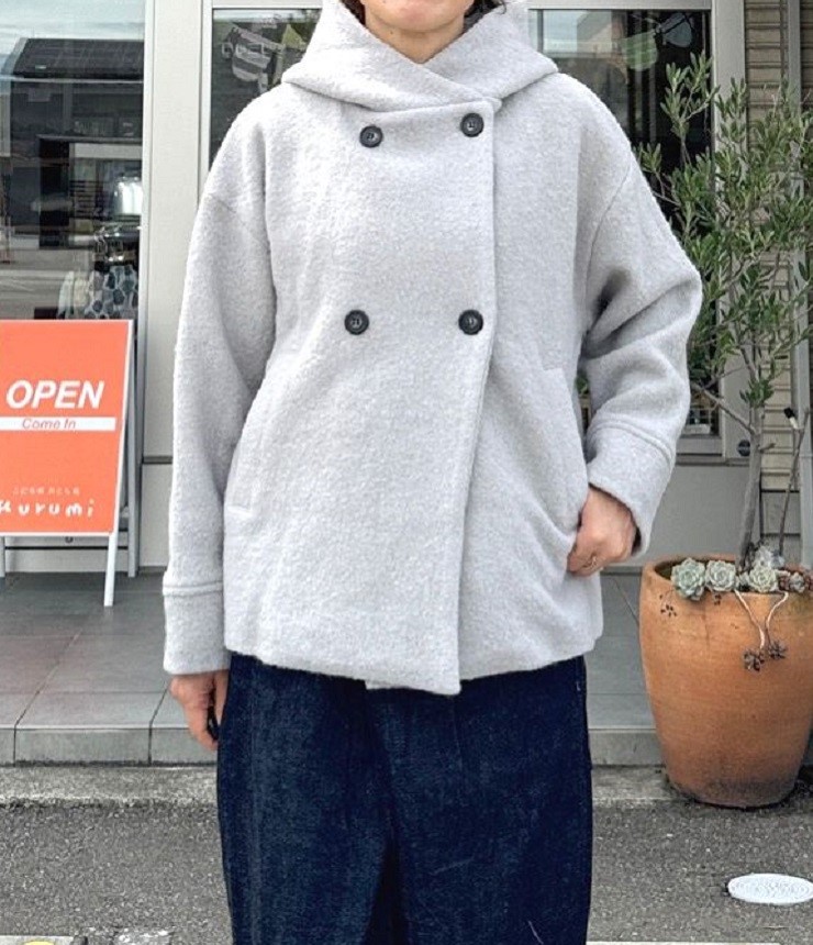 mao made　ダブルボタン ミドル丈 フーディ ジャケット（アイスベージュ） 541127