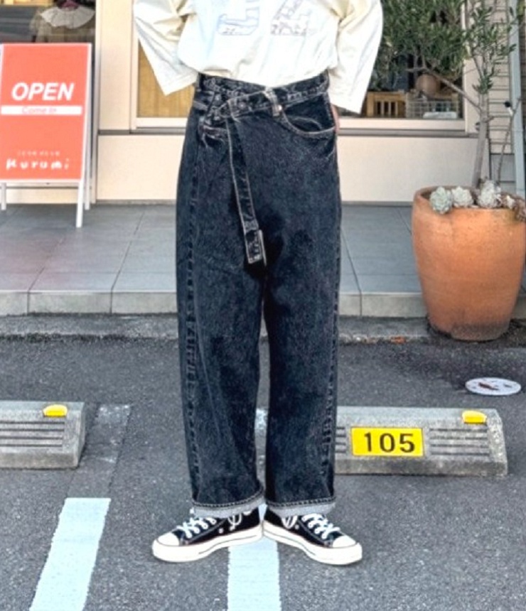 MARET　デニムアシタックパンツ（ブラック）  M25P42