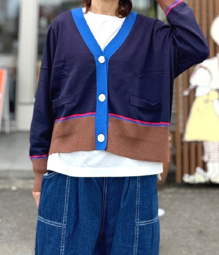 mao made　配色ライン入り ワイドワイド Vネック カーディガン（ネイビー系）641117