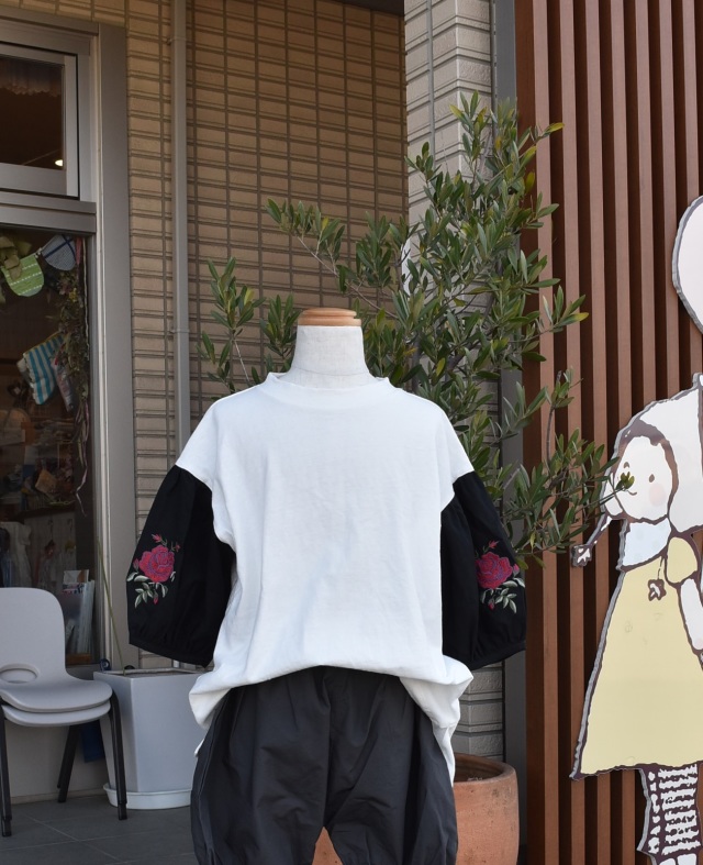 【70%OFF】NEEDLE WORKS  刺繍パフ袖Ｔシャツ　ホワイト（130、140センチ）　#NEEDLE WORKS_OFFICIAL TEAM_NEWO