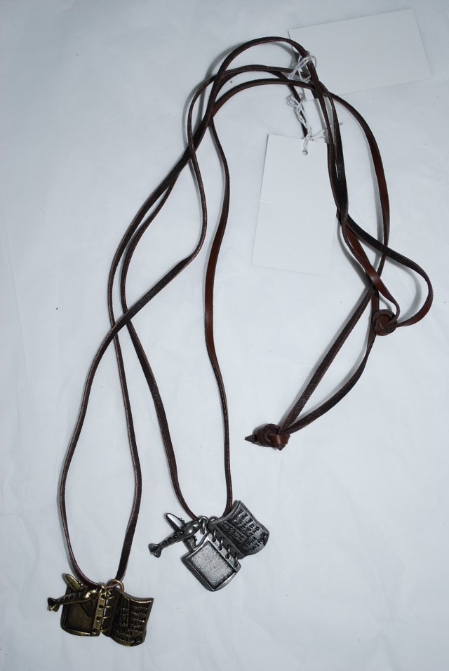 【70%OFF】DEEP BLUE　ネックレス