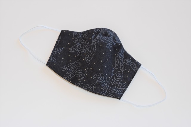 【70%OFF】chloro sister　ガーゼカジュアルマスク（ボタニカルネイビー）　※メール便可