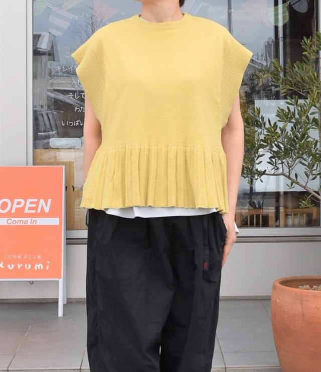 【50%OFF】ESTROISLOSE　シルクノイル ベスト（イエロー）