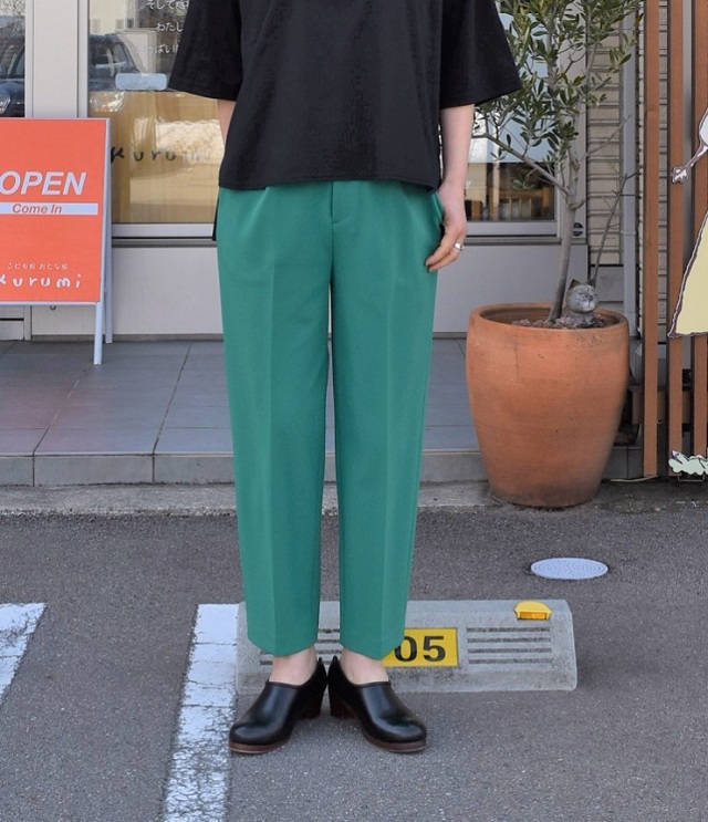 【50%OFF】DONEEYU  ジョーゼット ハイウエスト テーパードパンツ（グリーン）