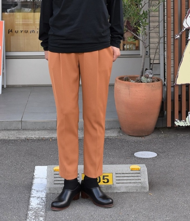 【50%OFF】DONEEYU  ドライツイルストレッチ テーパードパンツ（キャメルオレンジ）