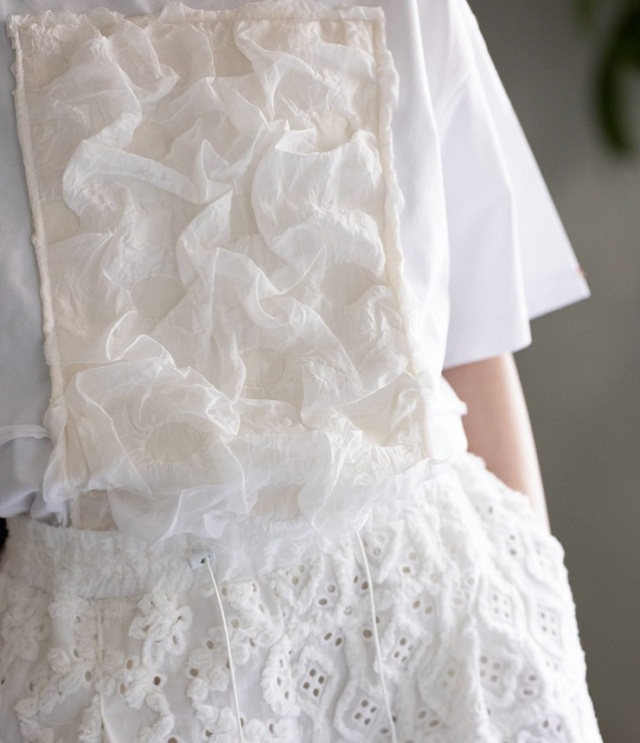 REHERSALL モコモコフラワーパネルTシャツ(ホワイト/ホワイト) WT1155