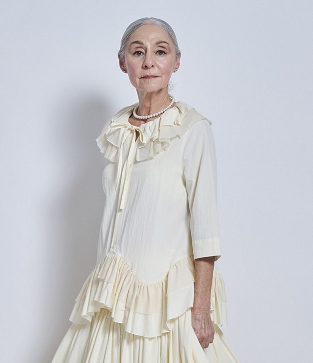 【先行予約】THOMAS MAGPIE　バックサテンブラウス  2262115