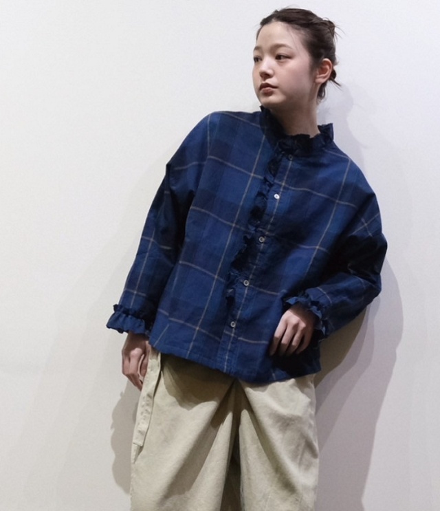 vent blanc　コットンリネン タータン 2WAYフリルブラウス（ネイビーチェック）VB263528