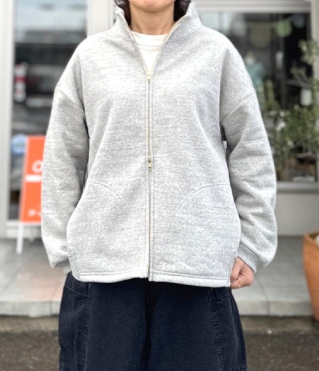 【20%OFF】BLUE LAKE MARKET　25/-リサイクルTOP 度詰裏毛起毛  ジップスタンドカラー パーカー（グレー） B-517008