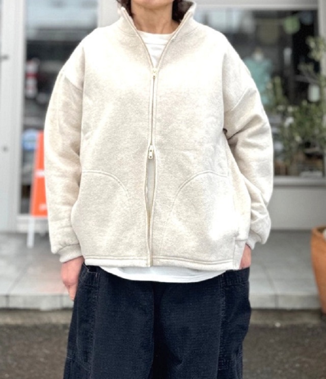 【20%OFF】BLUE LAKE MARKET　25/-リサイクルTOP 度詰裏毛起毛  ジップスタンドカラー パーカー（オートミール） B-517008