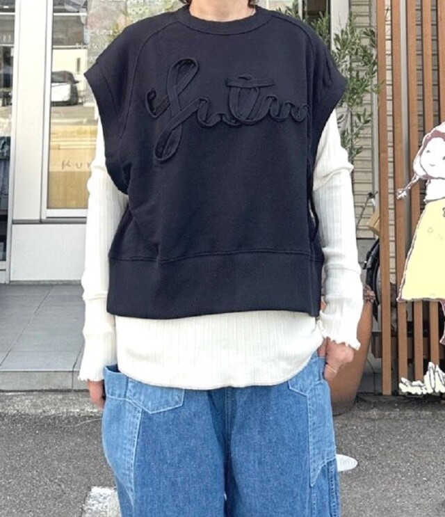 ESTROISLOSE　ミリーコットン テープ刺繍 ベスト（ブラック） EC25316