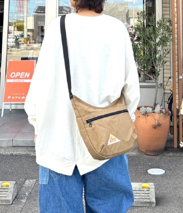 KELTY  ケルティ　CURVE SHOULDER S カーブショルダーS（モカ)　32592342