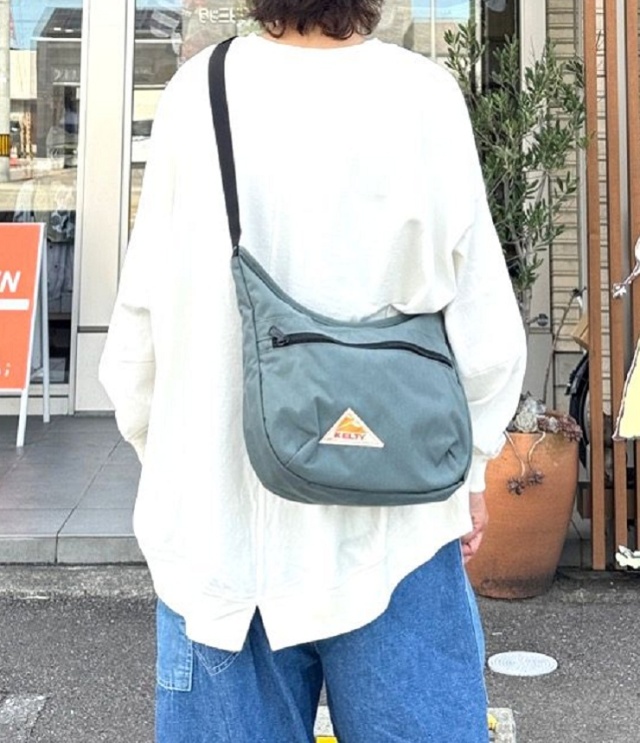 KELTY  ケルティ　CURVE SHOULDER S カーブショルダーS（ダークグレー)　32592342