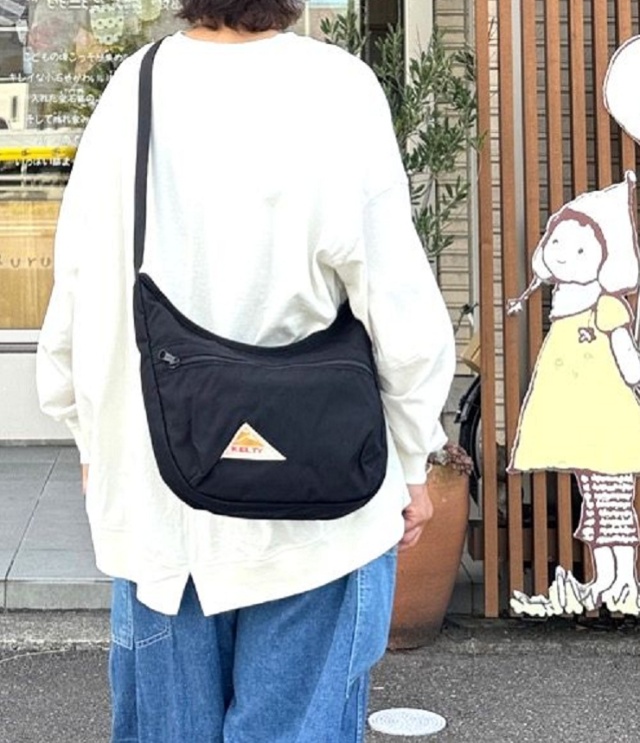 KELTY  ケルティ　CURVE SHOULDER S カーブショルダーS（ブラック)　32592342