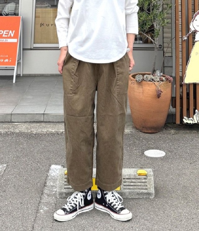 ESTROISLOSE　フェード加工ツイル ワンタックパンツ（ブラウン）EB25310