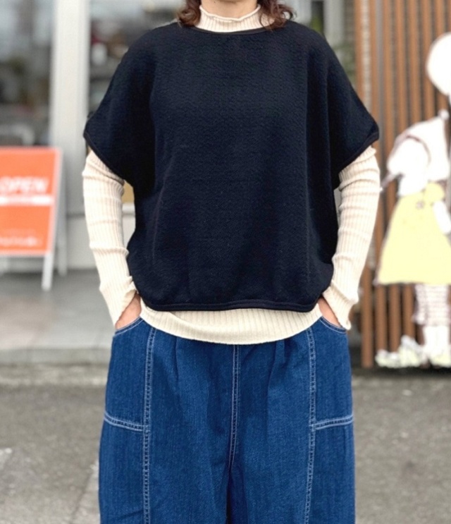 ESTROISLOSE オープンメッシュ Eco Wool ベスト(ブラック)EC26412