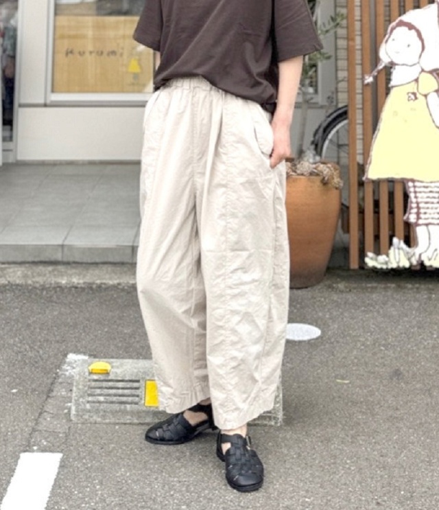 ESTROISLOSE　タイプライター パンツ（ベージュ）EB26221