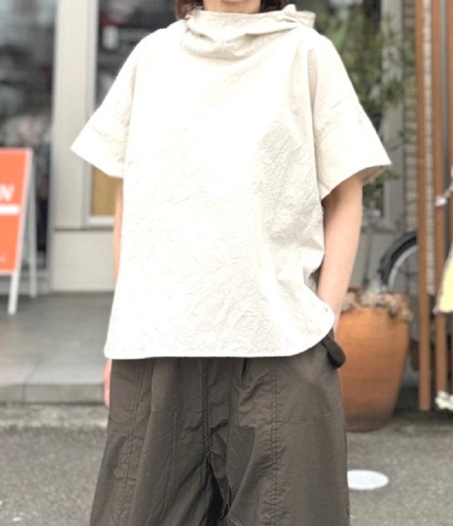 ESTROISLOSE　ワッシャーポプリン フードベスト（ベージュ）EB26219