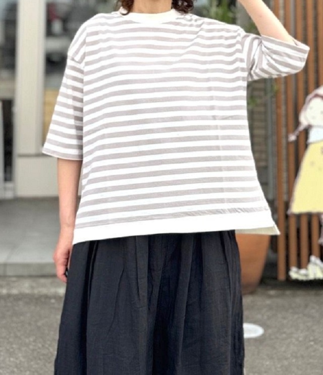 BLUE LAKE MARKET　アメリカンドライ天竺 サイドスリット ボーダー Tee（オフホワイト×グレージュ） B-521038
