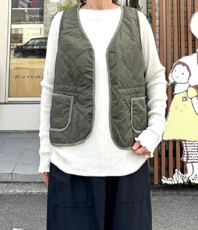 ESTROISLOSE　ライトキルト ベスト（オリーブ） EB25312