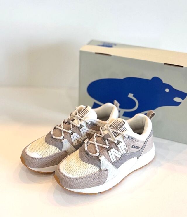 KARHU カルフ FUSION フュージョン 2.0(Atmosphere/Blanc de Blanc) KH804201