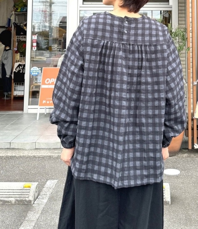 【40%OFF】toujours ensemble  ドビーチェック起毛 長袖クルーネック ギャザープルオーバー（チャコール） #chloro sister_toujours ensemble