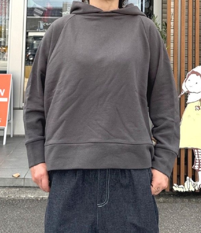 mao made　ゆったりサイズ ラグラン S パーカ（チャコール） 551204