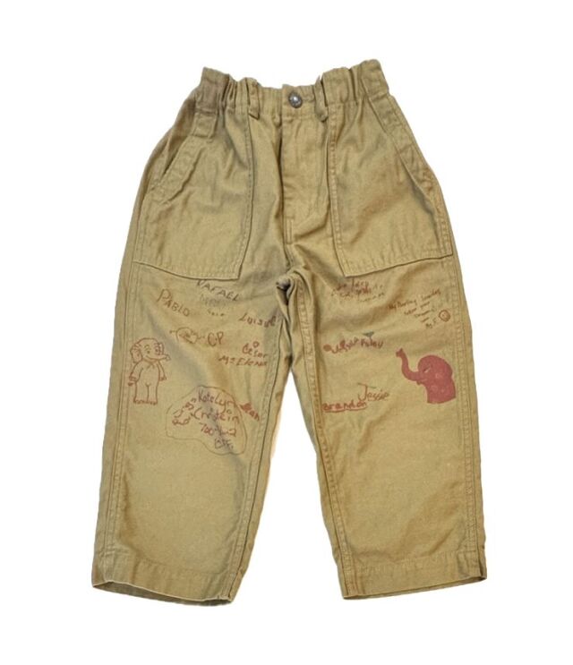 DENIM DUNGAREE ミリタリーバックサテン ラクガキ パンツ ベージュ(115、125センチ) 22620633