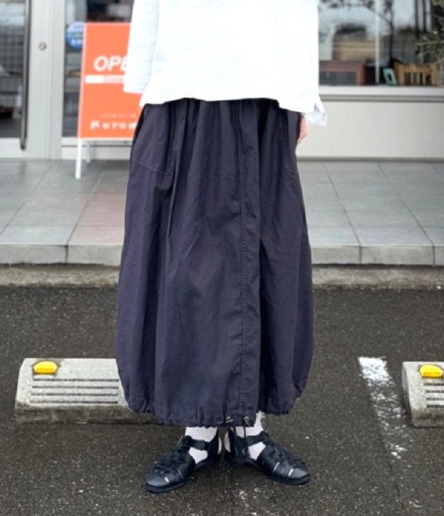 BLUE LAKE MARKET バイカラー ドロスト バルーンスカート（チャコール