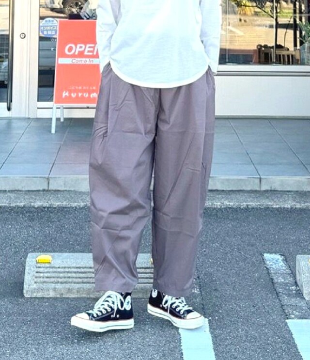 mao made　ゆったり履けてスッキリ見える タックパンツ（コヨーテ） 541303