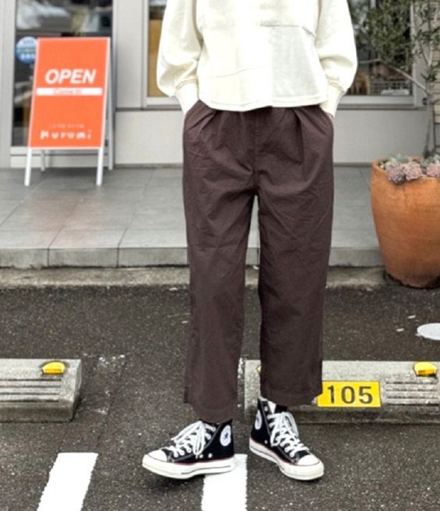 ESTROISLOSE ジンバブエコットン タックパンツ(ブラウン)EB26116