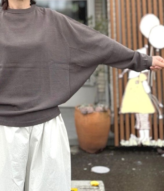 mao made　オーバーサイズ 変形 プルオーバー（ダストグレージュ）611130