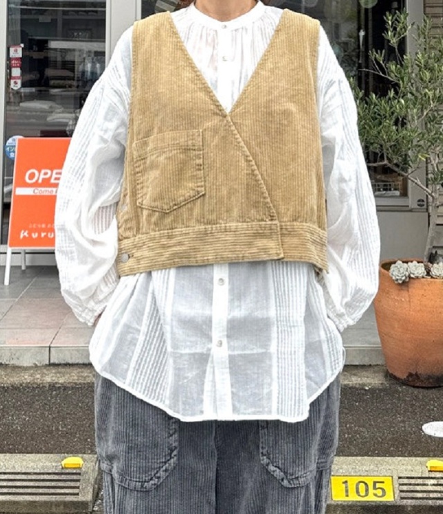 ESTROISLOSE　ソフトコーデュロイ ベスト（ベージュ）EB25408