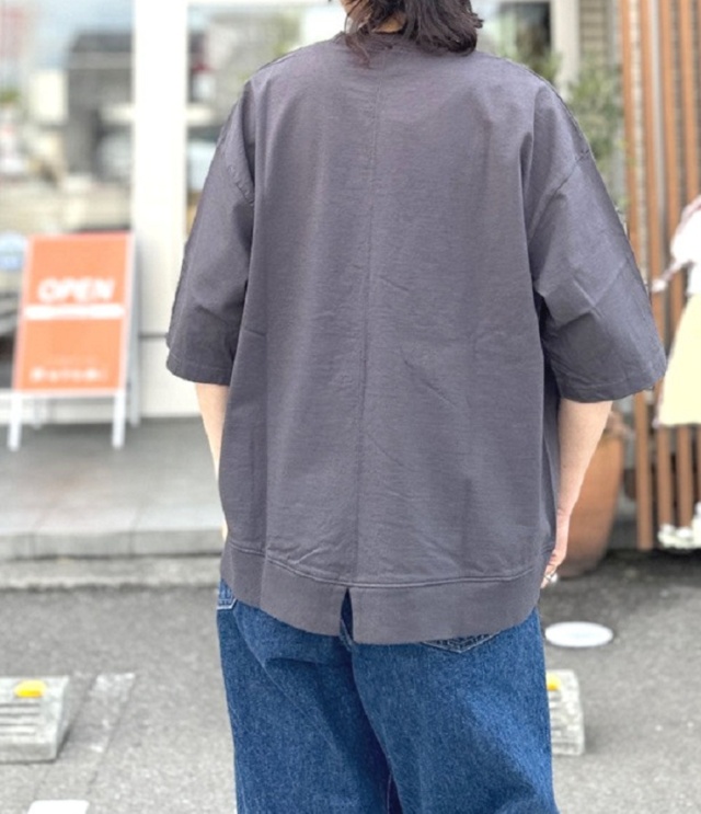 BLUE LAKE MARKET　アメリカンドライ天竺 バックスリット プルオーバー（チャコール） B-521014