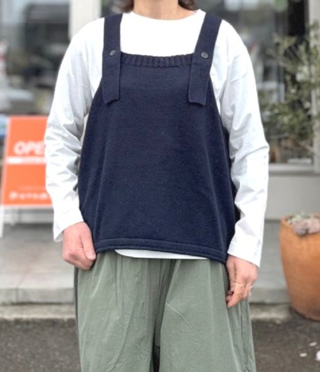 mao made 2WAY オトナも着れる ほんのり Aライン キャミ ベスト(ブラックネイビー)611104