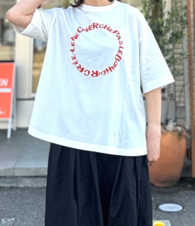 ESTROISLOSE　フルタンブラー天竺 5分袖 プリント Tシャツ（オフ）EC26205