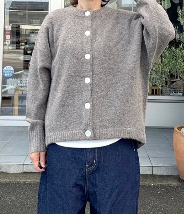 mao made　バックタック ドロストコード入り カーディガン（モカ） 551122
