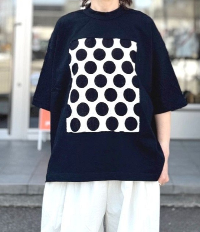 prit 17/1空紡天竺×10/1ムラ糸プリント 5分袖フレーム Tシャツ(クロ×ドット) P91638