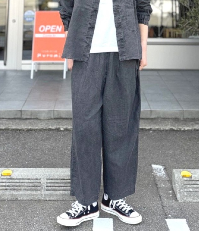 prit リネンコットン 交織平織 ピグメント加工 タックバギーパンツ(スミクロ) P71602