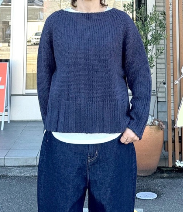 【30%OFF】mao made　SIMPLE IS THE BEST III  ボートネック プルオーバー（ネイビー） 551128