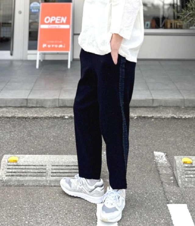 mao made 再登場!!! サイドふりふり フリル テーパード パンツ(ブラック)611123