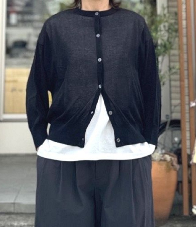 mao made　クルーネック ゆったりお袖の カーディガン（ブラック）621119