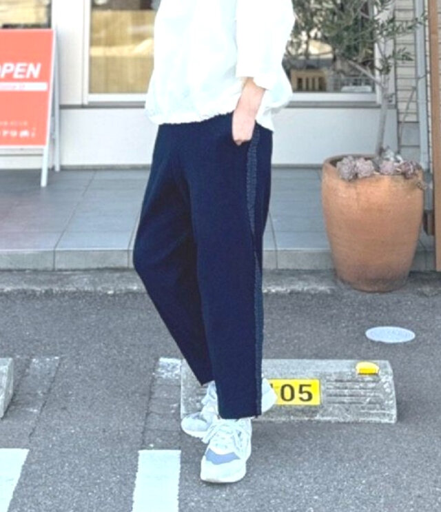 mao made 再登場!!! サイドふりふり フリル テーパード パンツ(ブラックネイビー)611123